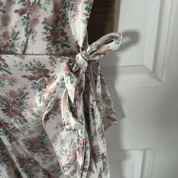 EUC: Floral Dress - Picture 6 of 7